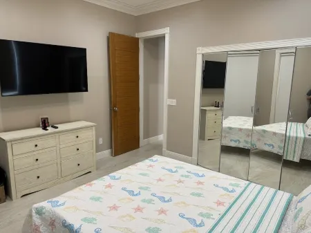 2 Bedroom Home with Dock Slip