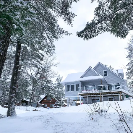 WATERFRONT COTTAGE in Muskoka