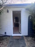 Cozy and modern studio in prime location-perfect for your getaway