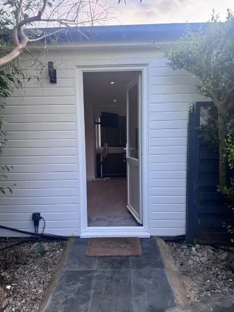 Cozy and modern studio in prime location-perfect for your getaway Отели рядом с достопримечательностью «Hove Museum and Art Gallery»