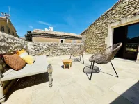 Maison de Village en Pierres Dans les Alpilles