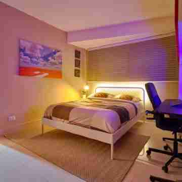 Splendorous 2 BR & 2 story apart in Downtown SD Rooms