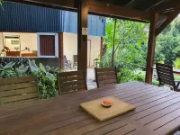 Treeverb Beach House : Hexagonal Beach house in the Daintree