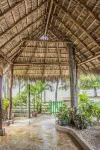 FAVORITE HOUSE on the BEACH since 2005, parking, wifi, housekeeper, security