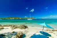 Renovated Amazing Waterfront Escape: Balcony, Paradise At A Great Price!