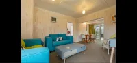 Beachy Bach - With Brand New Spa Pool! Hotels in Foxton Beach
