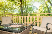Misty Mountain Cabin with Grandfather Views