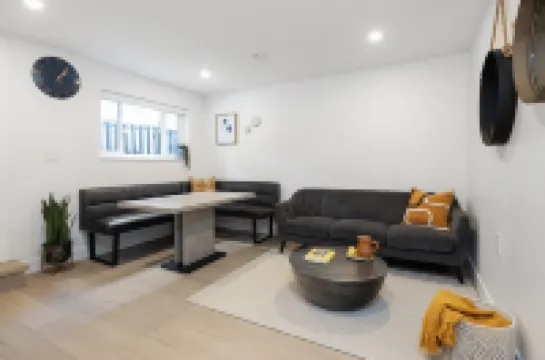 Modern, Bright, Clean 2 Bedroom Suite - Great Location!