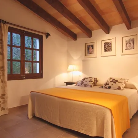 Family friendly villa with optional pool gate , close to Pollensa and the beach.