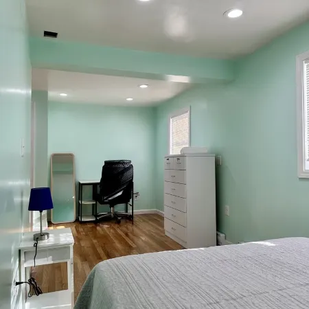 Renovated Water front home near the highway. Access to Lake&beach available