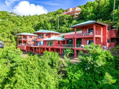 Paradiso Ocean View. A perfect getaway.10 mins drive to Smugglers Cove Beach.. Hotels in 
