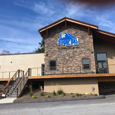 Always In Season Ski In/OutCozy getaway just steps away from Omas Meadow