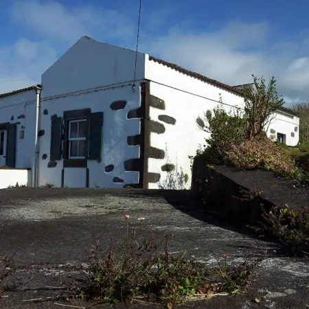 Country Cottage - Cedros, typical Azorien Big House with garden and seaview