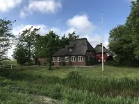 Beautiful thatched cottage on the German-Danish border near Sylt - 4-Star
