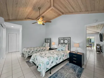 Golf Cart Included, Inagua Villa, Treasure Cay, Bahamas, 100 yards from beach Hotels near Ocean Beach