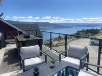 Majestic Mountainside cottage on Lake Okanagan