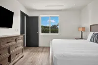 Upscale One Marina Condo at Palm Cay, luxury amenities, 4 Bedrooms.