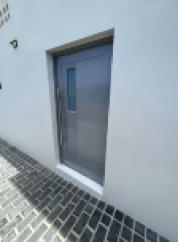 Spacious luxury modern apartment with generator near the beach and airport