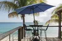 Beachfront Home with Large Deck. Walk to Restaurants.  Near Downtown. Hotels in Northwest