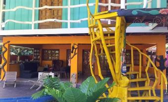 Madre Selva Jungle Hostel
