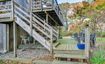 Cozy DIX Hills Apt w/ Deck ~ 7 Mi to Beach!