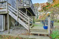 Cozy DIX Hills Apt w/ Deck ~ 7 Mi to Beach!