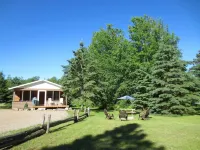 Hush Lodge & Cottages