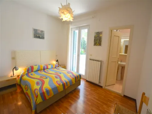 Holiday villa with garden -  Holiday Villas