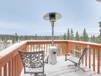 5 Mi to Kasilof River: Forest-view Retreat w/ Deck Hotels in Cohoe