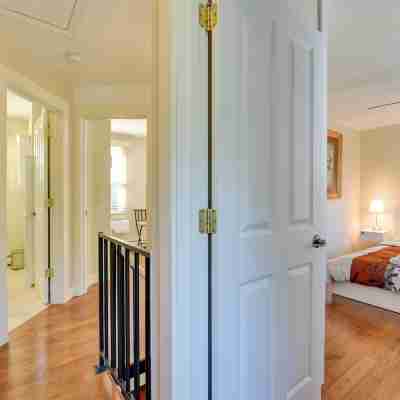 Stroll to Commercial St! Coastal Retreat w/ Patio Rooms
