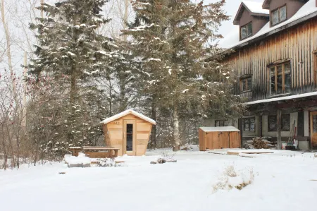 La Grange Country Inn Отели в г. Ле Коллин-де-л'Утауе