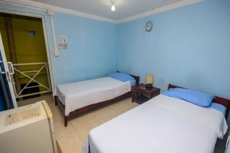 Posada Nativa Derma´S Inn Отели рядом с достопримечательностью «Playa Decameron Marazul»