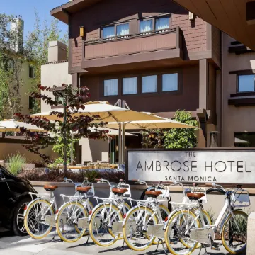 Ambrose Hotel Отели рядом с достопримечательностью «Mt. Olive Lutheran Church»