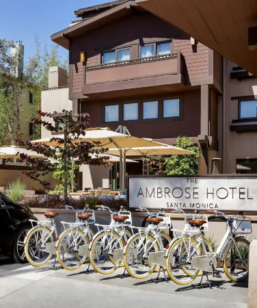 Ambrose Hotel Отели рядом с достопримечательностью «Museum of Flying»