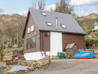 Coire-dhiubh Hotels near Viaduct trail