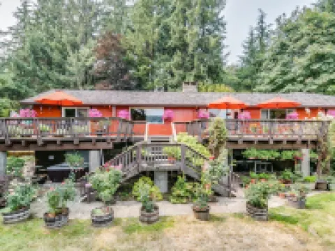 Misty Valley Inn B&B Hotels in Forks