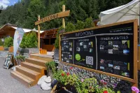 Sportland Inn - Hostels