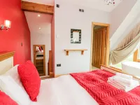 Daisy Cottage Hotels near Manjushri Kadampa Meditation Centre