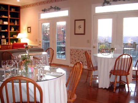 Garden Inn Bed & Breakfast at Bee Rock