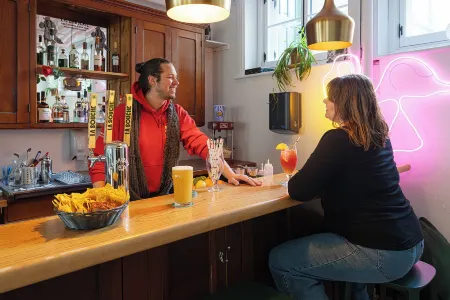 Auberge Internationale de Quebec - HI Canada Отели рядом с достопримечательностью «Rue Sainte-Anne»