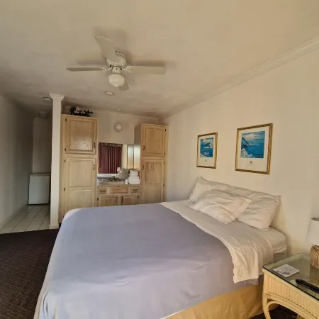 Sandcastle Beachfront Inn