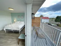 Gateway to Greenwich Suites - balcony