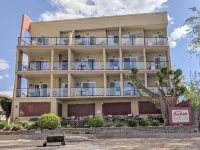 Desert Surfside Waterfront Accommodations Hotels in Osoyoos