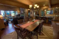 Smokey Joes 5 Bedroom Cabin by RedAwning - Kæledyr tilladt