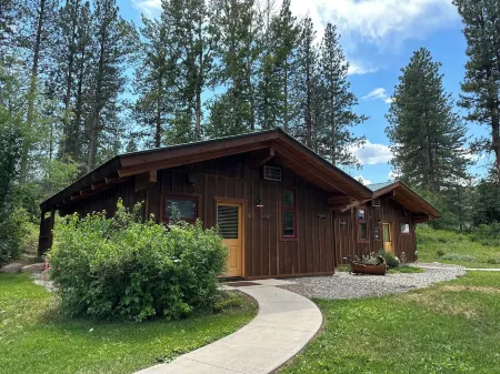 Chewuch Inn & Cabins