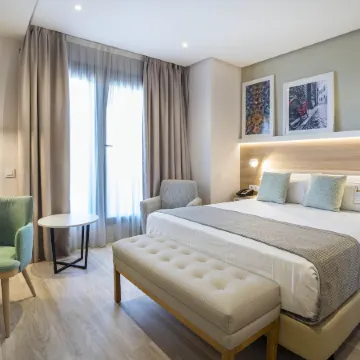 ZT The Golden Hotel Barcelona Отели рядом с достопримечательностью «Пляж Богатель»