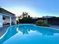Pelican Motor Inn - Rooftop Pools