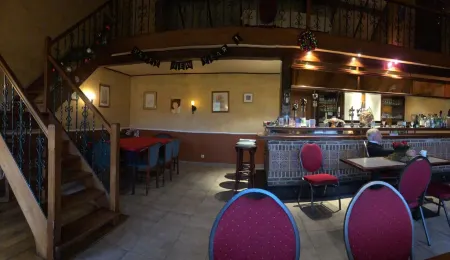 Hotel in Den Hoek Отели в г. Линтер