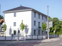 Henrys Sleeping am Augsburger Eiskanal Hotels in Augsburg