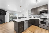 Summit Yacht Club 10: 2